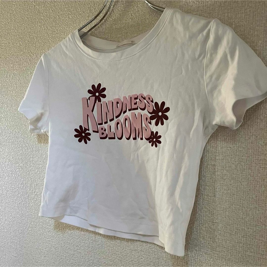 GU(ジーユー)のGU Tシャツ 半袖 Sサイズ　短丈　ダンス　 古着 レディースのトップス(Tシャツ(半袖/袖なし))の商品写真