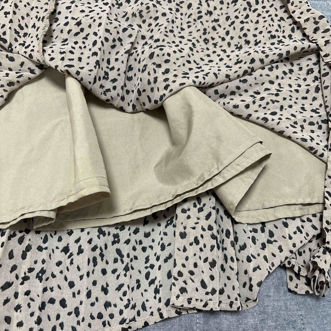 GU(ジーユー)のGU 332556 プリーツロングスカート　アニマルドット　ベージュ　Sサイズ レディースのスカート(ロングスカート)の商品写真