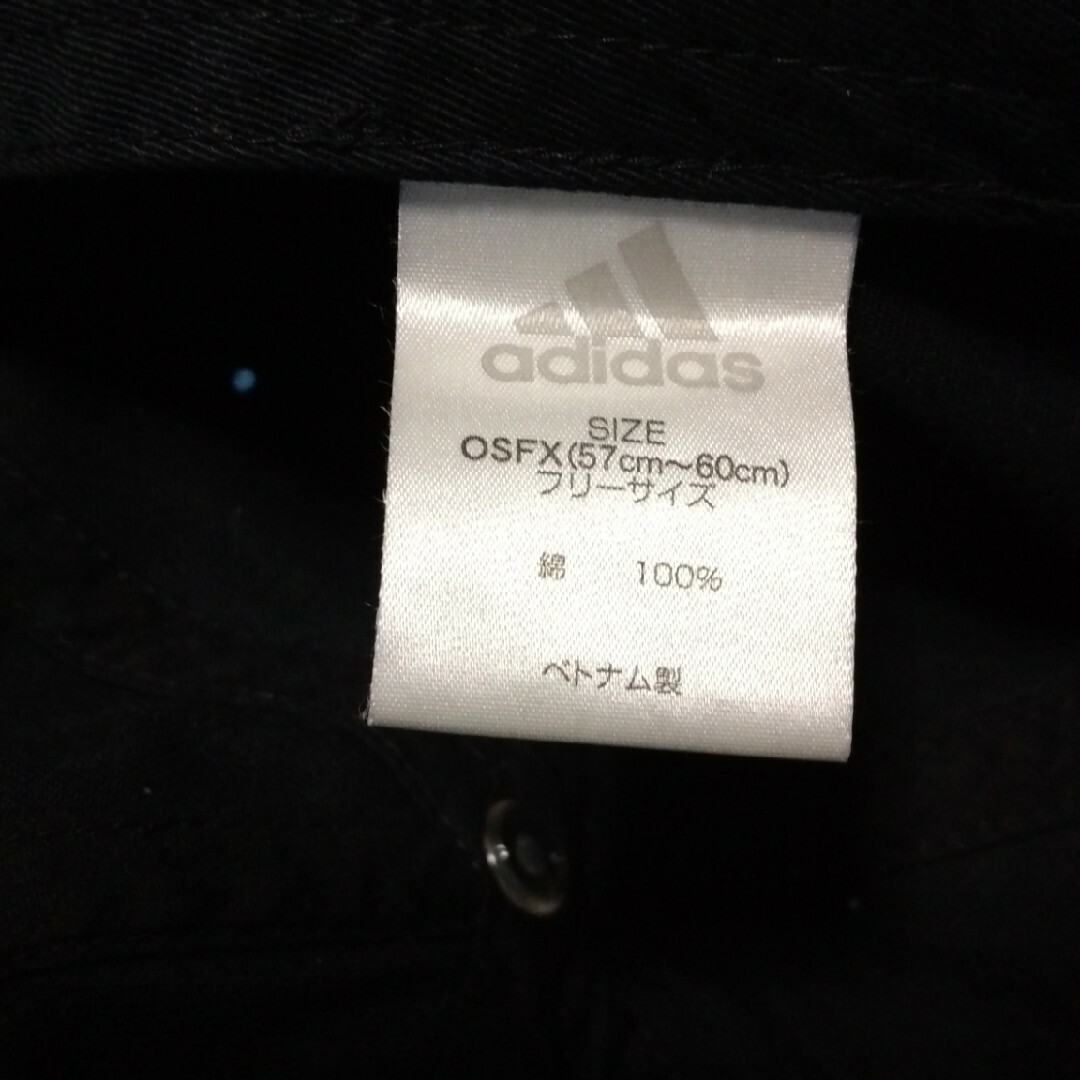 adidas(アディダス)のアディダスコットンキャップ　サイズフリー　正規品 メンズの帽子(キャップ)の商品写真