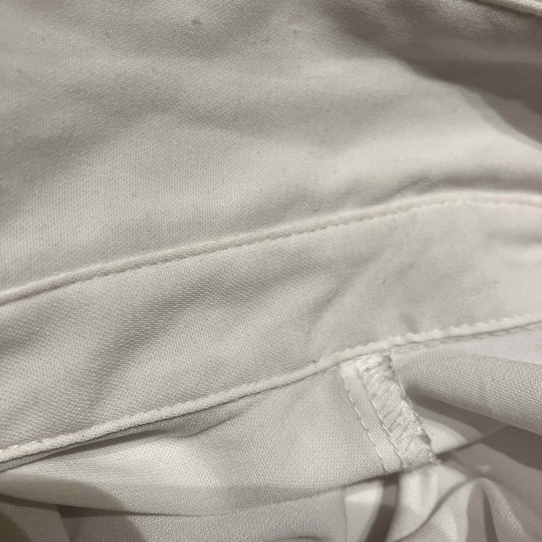 GU(ジーユー)のMサイズ　GU 半袖シャツ　白　ポリエステル レディースのトップス(シャツ/ブラウス(半袖/袖なし))の商品写真