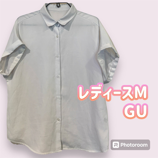 ジーユー(GU)のMサイズ　GU 半袖シャツ　白　ポリエステル(シャツ/ブラウス(半袖/袖なし))