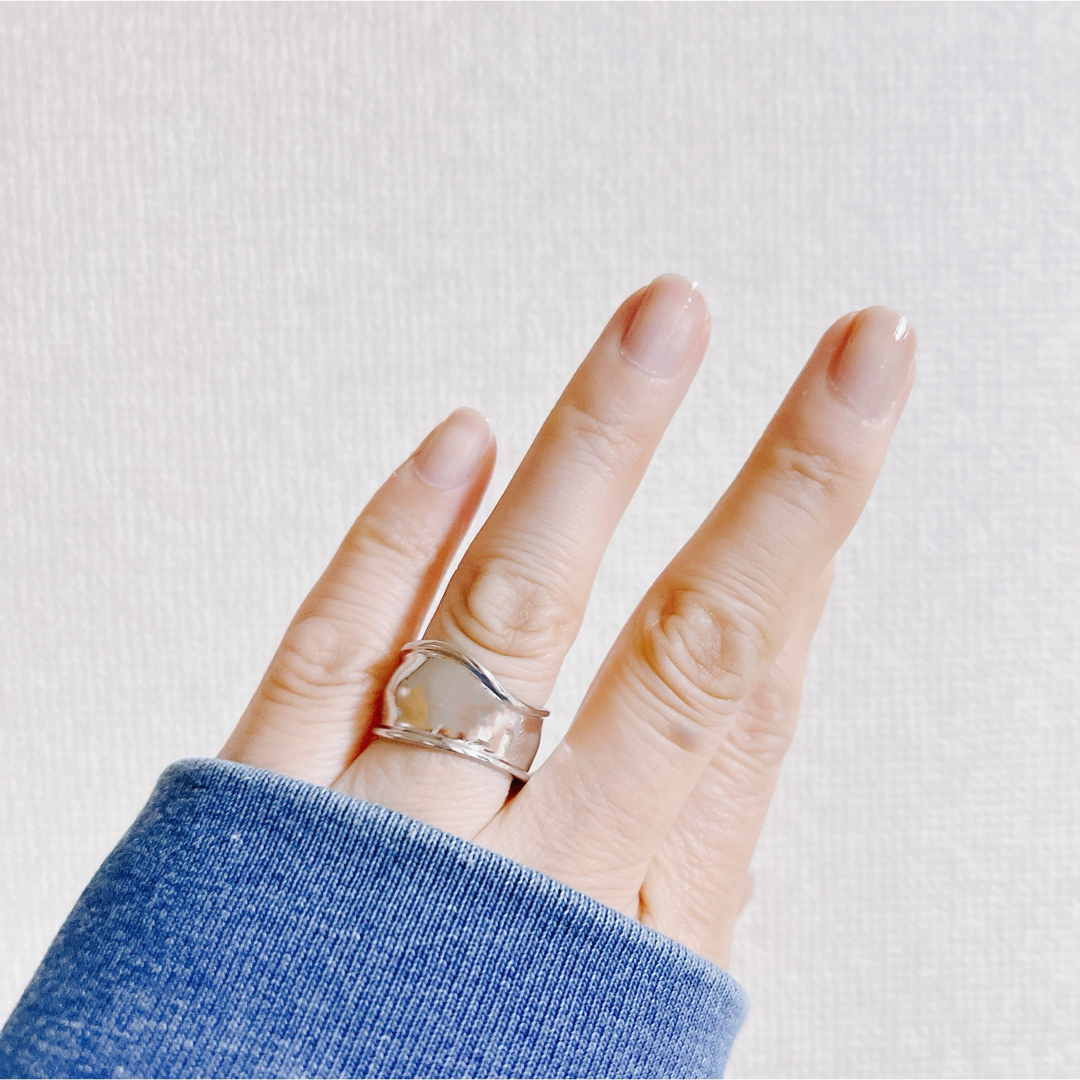 シルバーリング 銀 スムースカーブ ワイド 波 ウェーブ ミニマル 韓国 指輪③ メンズのアクセサリー(リング(指輪))の商品写真