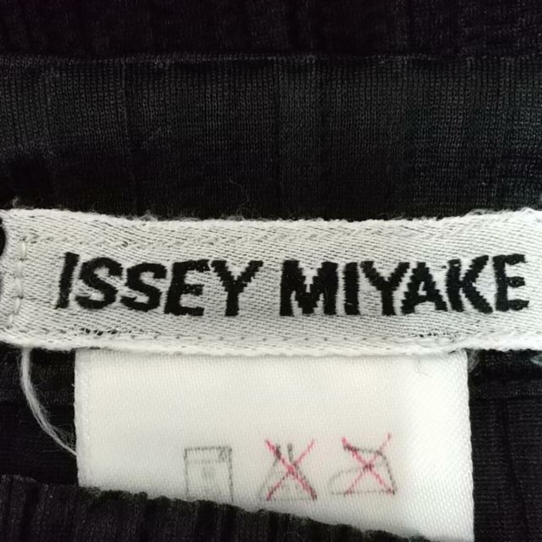 ISSEY MIYAKE(イッセイミヤケ)のISSEYMIYAKE(イッセイミヤケ) ロングスカート サイズL レディース美品  - 黒 プリーツ ポリエステル レディースのスカート(ロングスカート)の商品写真