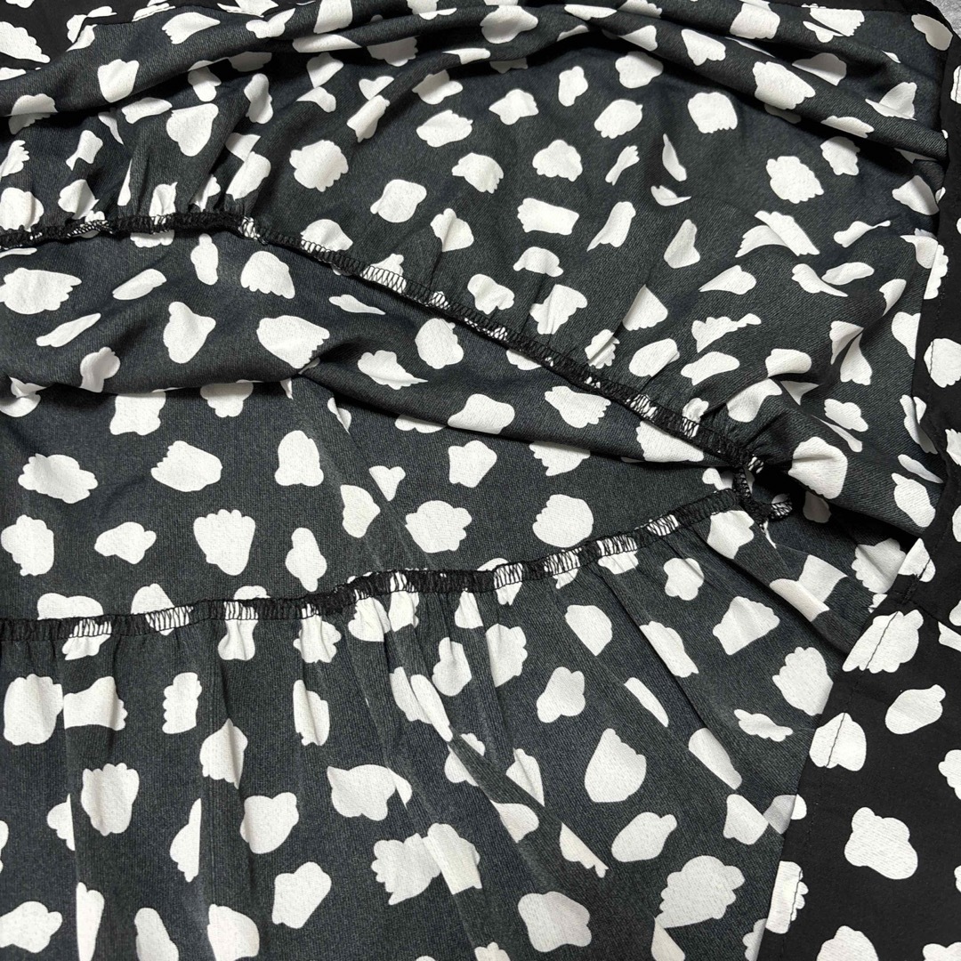 ティアードロングスカート　Mサイズ　ブラック×ホワイト レディースのスカート(ロングスカート)の商品写真