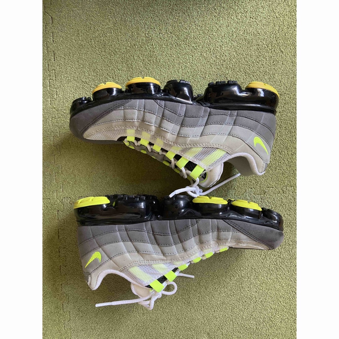 NIKE(ナイキ)のNike Air Vapormax 95 "Neon" メンズの靴/シューズ(スニーカー)の商品写真