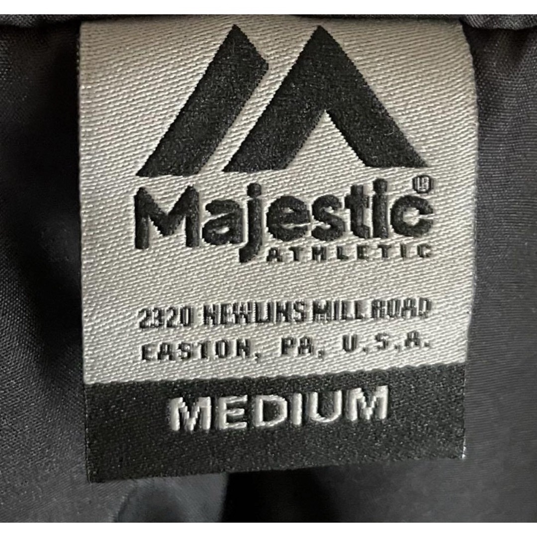 Majestic(マジェスティック)の★刺繍★【Mサイズ】マジェスティック × MLB ヤンキース ナイロンジャケット メンズのジャケット/アウター(ナイロンジャケット)の商品写真