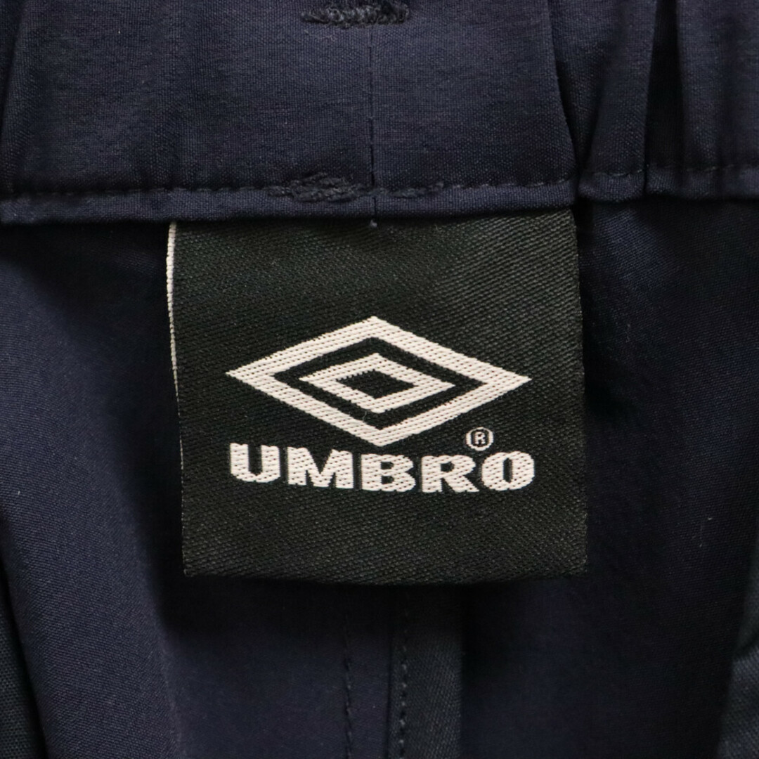 UMBRO(アンブロ)のUMBRO アンブロ BEAUTY&YOUTH別注 P/O TRACK PANTS サイドラインロゴナイロントラックパンツ ネイビー 1214-499-8822 メンズのパンツ(その他)の商品写真