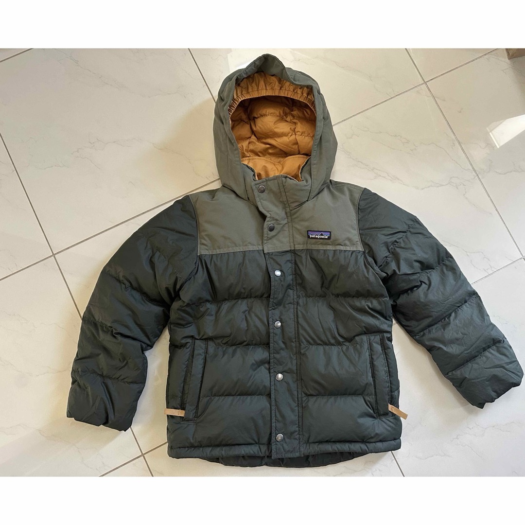 patagonia(パタゴニア)のパタゴニア　キッズ　ダウンジャケット　5-6歳用 キッズ/ベビー/マタニティのキッズ服男の子用(90cm~)(ジャケット/上着)の商品写真