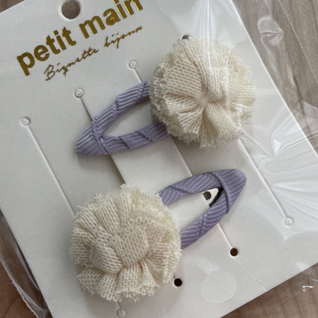 petit main(プティマイン)のプティマイン　ポンポンヘアピン キッズ/ベビー/マタニティのこども用ファッション小物(その他)の商品写真