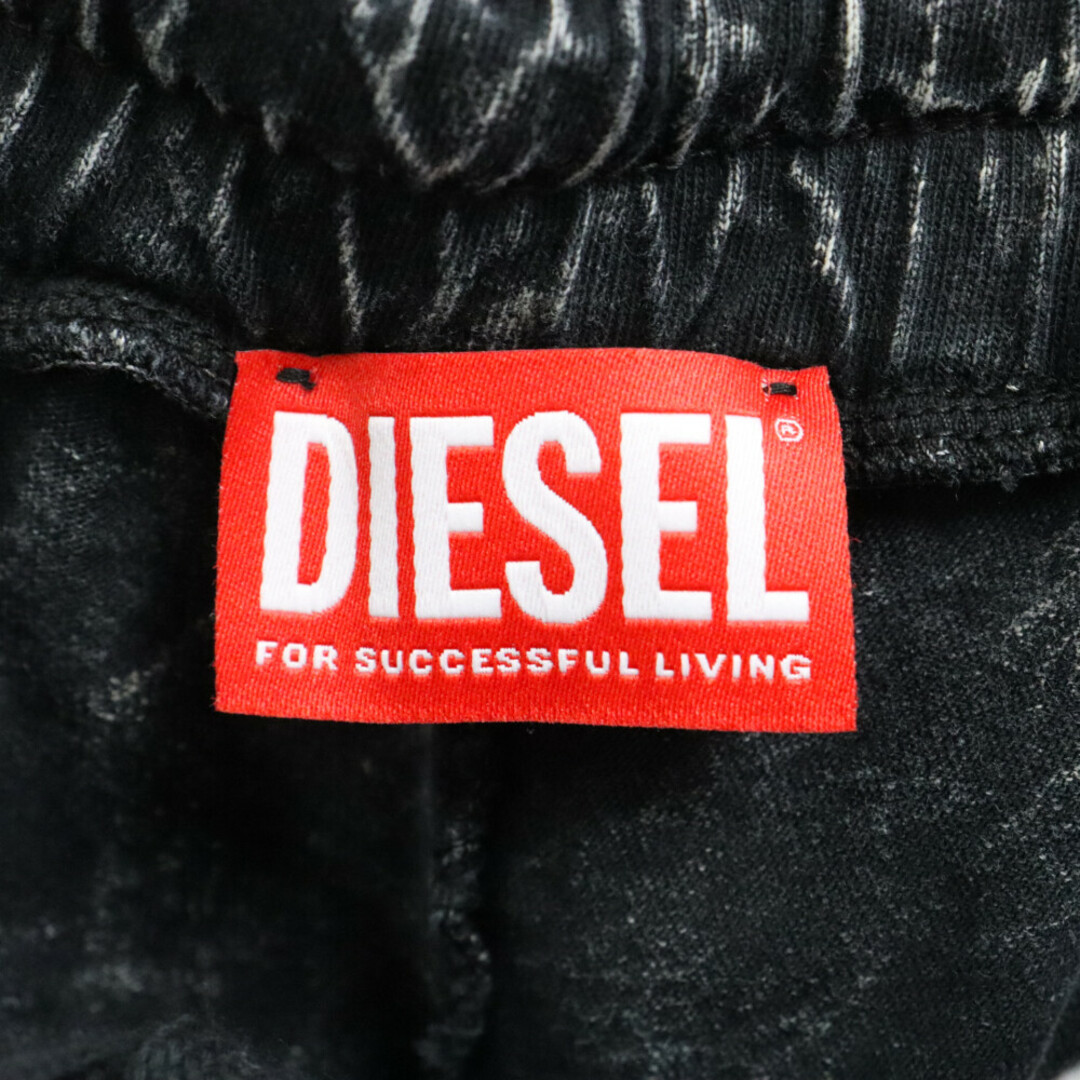 DIESEL(ディーゼル)のDIESEL ディーゼル 24SS P-ECKYO-PEELOVAL Oval D PANTS ウォッシュ加工 オーバル D ワイド ハーフスウェットパンツ ブラック A13662 メンズのパンツ(その他)の商品写真