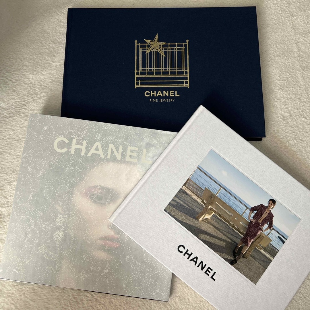 CHANEL(シャネル)のCHANEL シャネル　カタログ エンタメ/ホビーの本(ファッション/美容)の商品写真