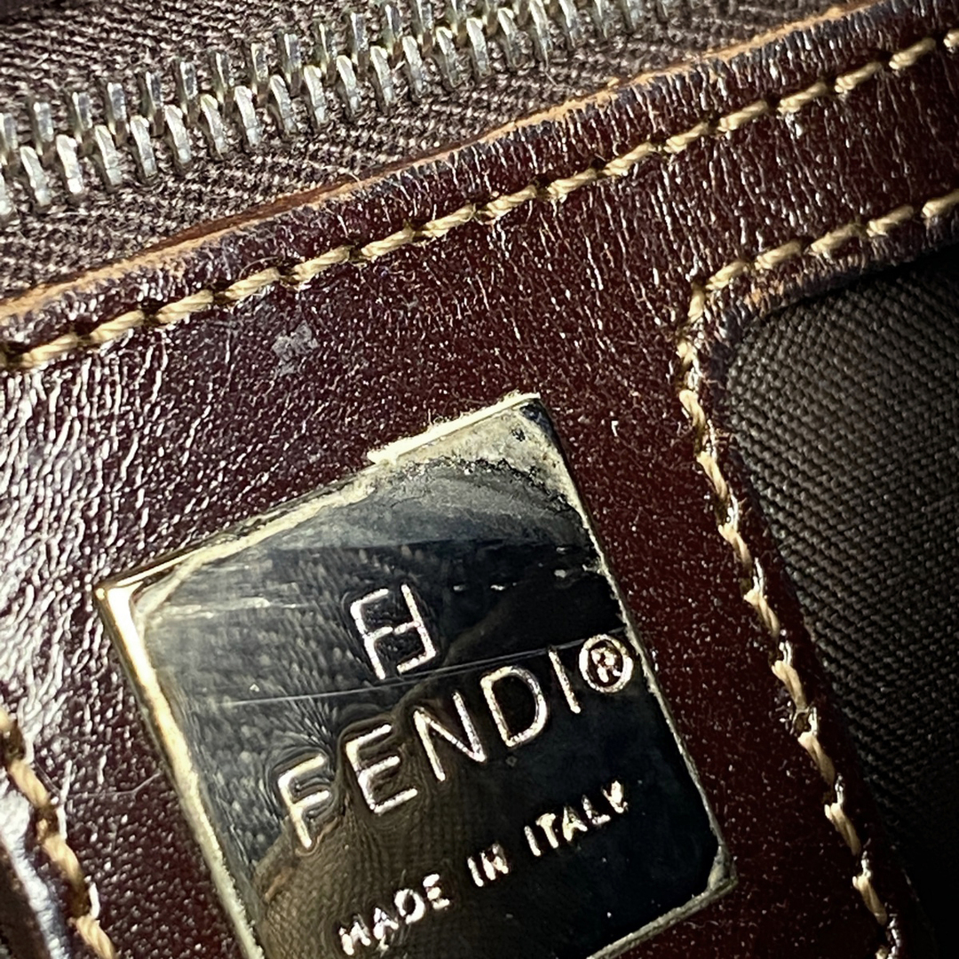 FENDI(フェンディ)のフェンディ ズッカロゴ ショルダーバッグ レディース 【中古】 レディースのバッグ(ショルダーバッグ)の商品写真