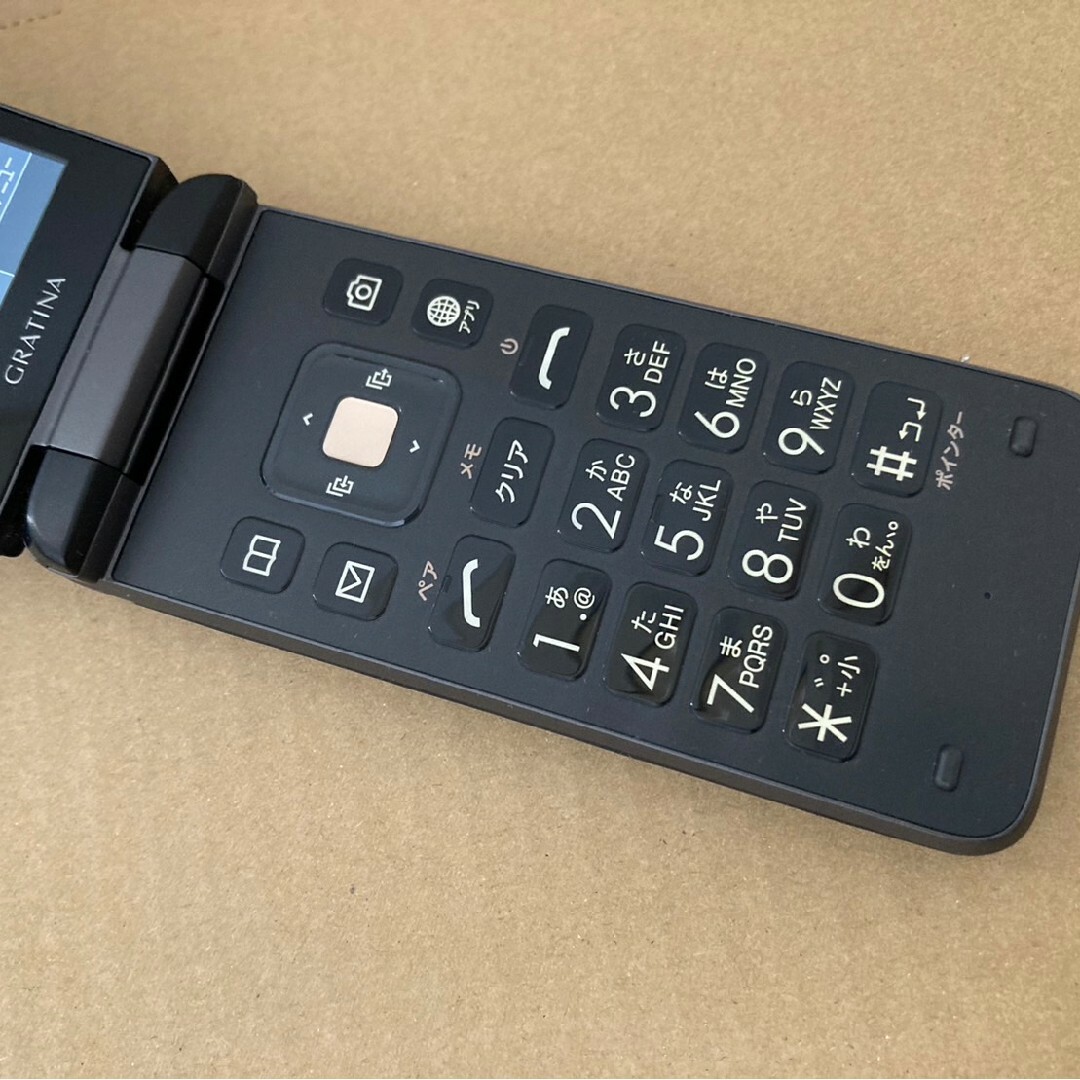 京セラ(キョウセラ)の美品 R268 GRATINA au KYF39 SIMフリー ガラホ povo スマホ/家電/カメラのスマートフォン/携帯電話(携帯電話本体)の商品写真