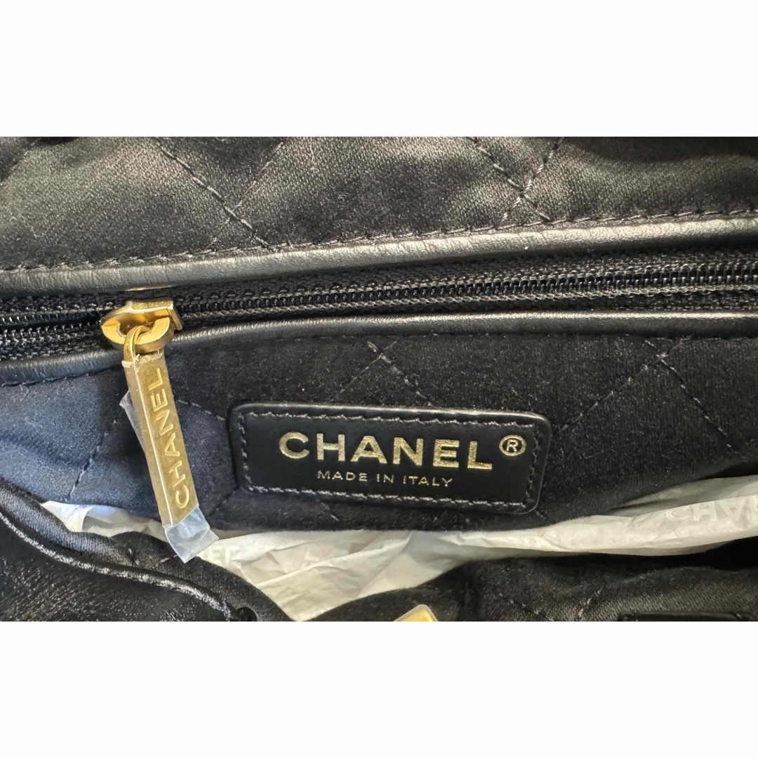 CHANEL(シャネル)の【CHANEL22 】スモールバックパック レディースのバッグ(リュック/バックパック)の商品写真