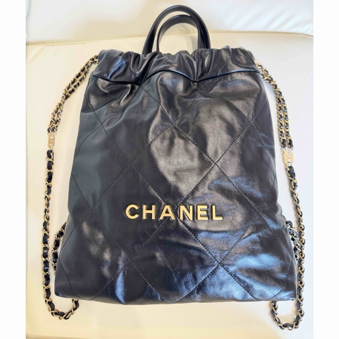 CHANEL(シャネル)の【CHANEL22 】スモールバックパック レディースのバッグ(リュック/バックパック)の商品写真