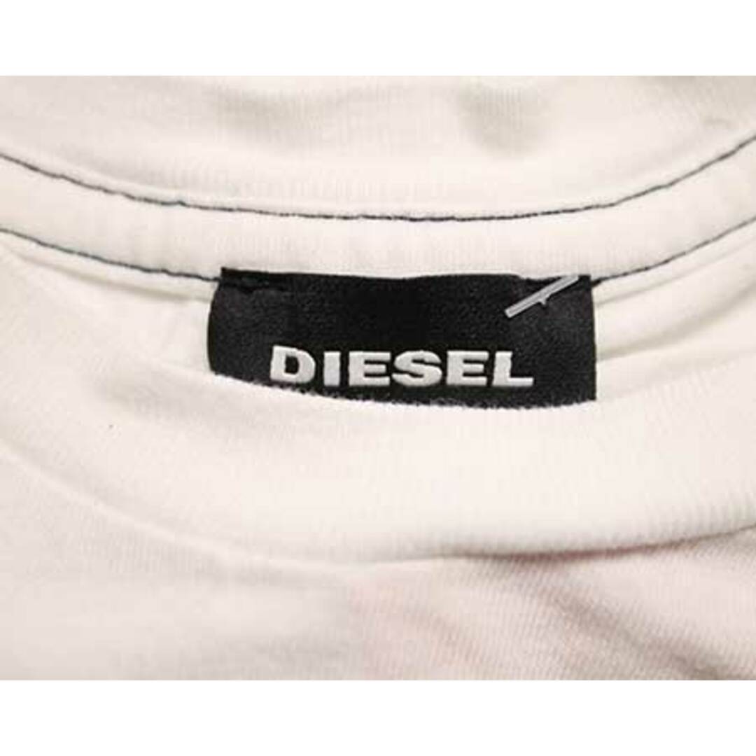 DIESEL(ディーゼル)の【夏物 新入荷!】〓ディーゼルキッズ/DIESEL kids〓110cm 半袖Tシャツ/半袖カットソー 白  【中古】子供服 キッズ kids  女の子  男の子 夏 tops 415042 キッズ/ベビー/マタニティのキッズ服女の子用(90cm~)(Tシャツ/カットソー)の商品写真