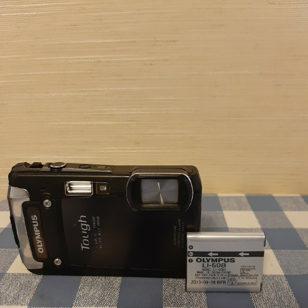 オリンパス　TG-820 スマホ/家電/カメラのカメラ(コンパクトデジタルカメラ)の商品写真
