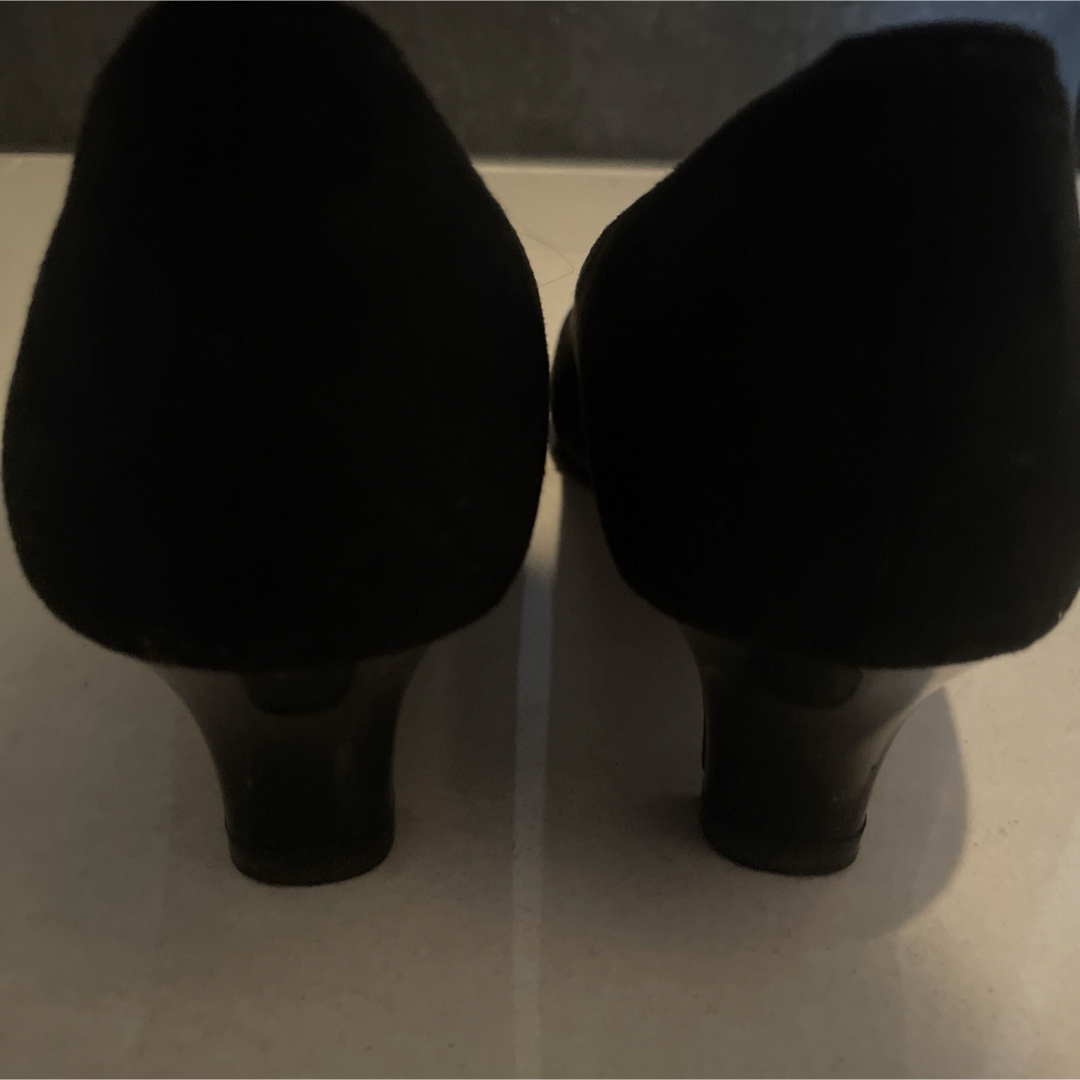 velikoko(ヴェリココ)の黒パンプス　25cm　パンプス ブラック 黒 靴 シューズ レディースの靴/シューズ(ハイヒール/パンプス)の商品写真