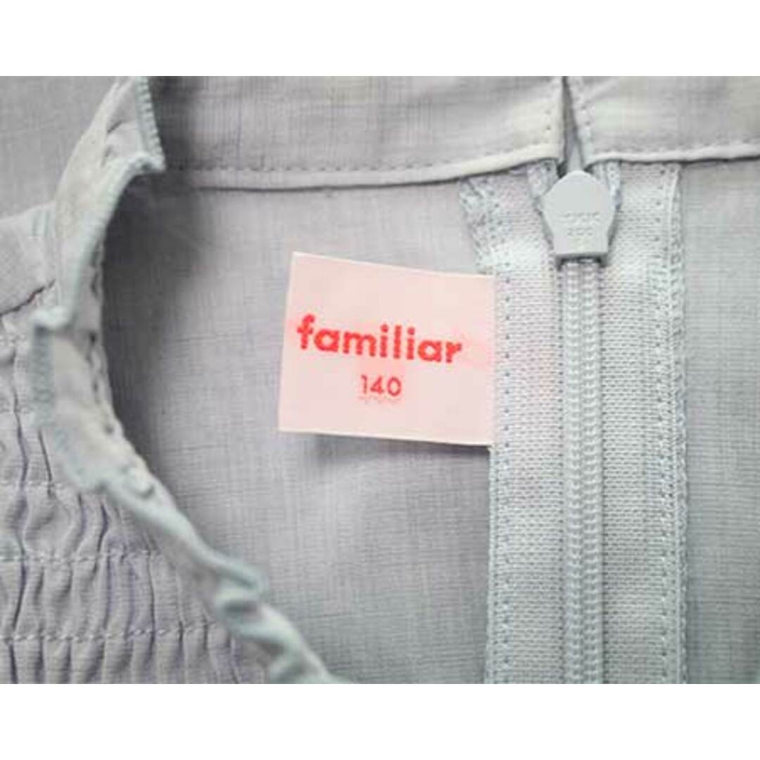 familiar(ファミリア)の【夏物 新入荷!】〓ファミリア/familiar〓140cm 半袖ブラウス/シャツ 水色【中古】 子供服 キッズ kids  ジュニア  女の子  夏 tops 015042 キッズ/ベビー/マタニティのベビー服(~85cm)(シャツ/カットソー)の商品写真