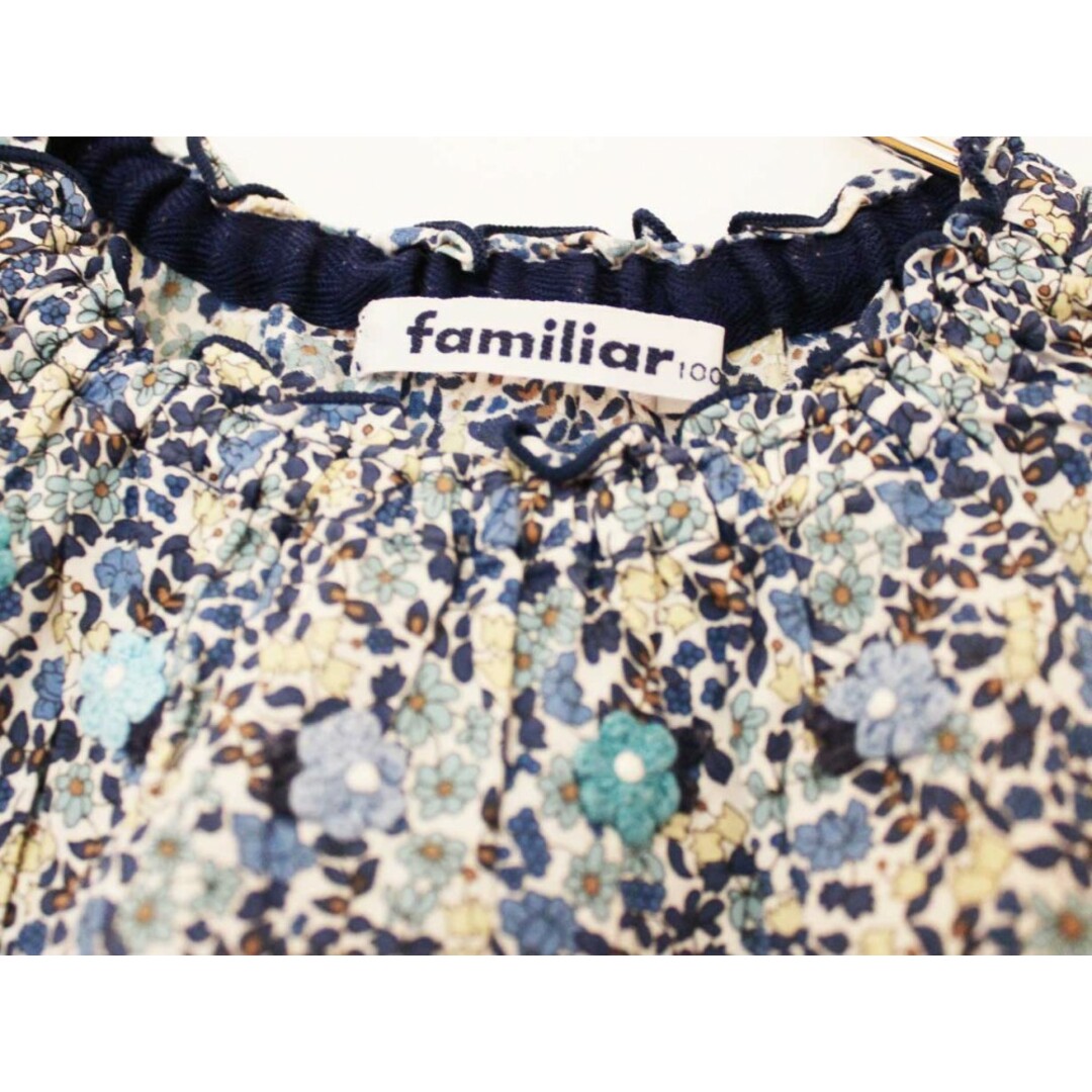 familiar(ファミリア)の【夏物 新入荷!】[ファミリア/familiar]100cm 半袖ブラウス/半袖シャツ 白×ブルー リバティ【中古】子供服 キッズ kids 女の子 夏 tops 015042 キッズ/ベビー/マタニティのベビー服(~85cm)(シャツ/カットソー)の商品写真