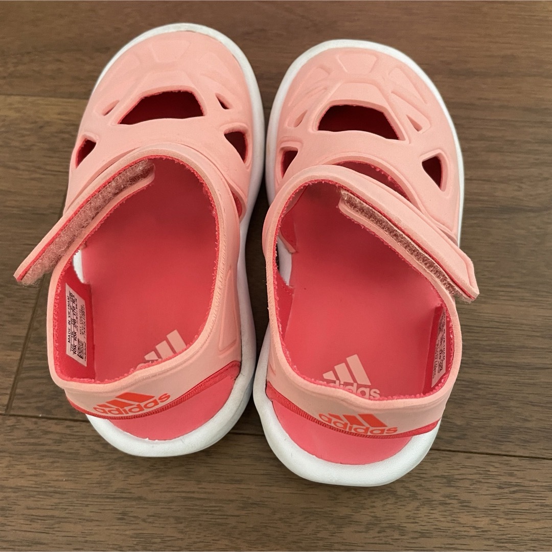 adidas(アディダス)のadidas サンダル　17cm ピンク キッズ/ベビー/マタニティのキッズ靴/シューズ(15cm~)(サンダル)の商品写真