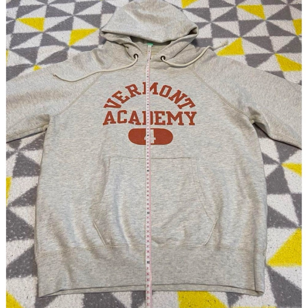 Champion(チャンピオン)のチャンピオン パーカー VERMONT ACADEMY サイズXL カレッジロゴ メンズのトップス(パーカー)の商品写真