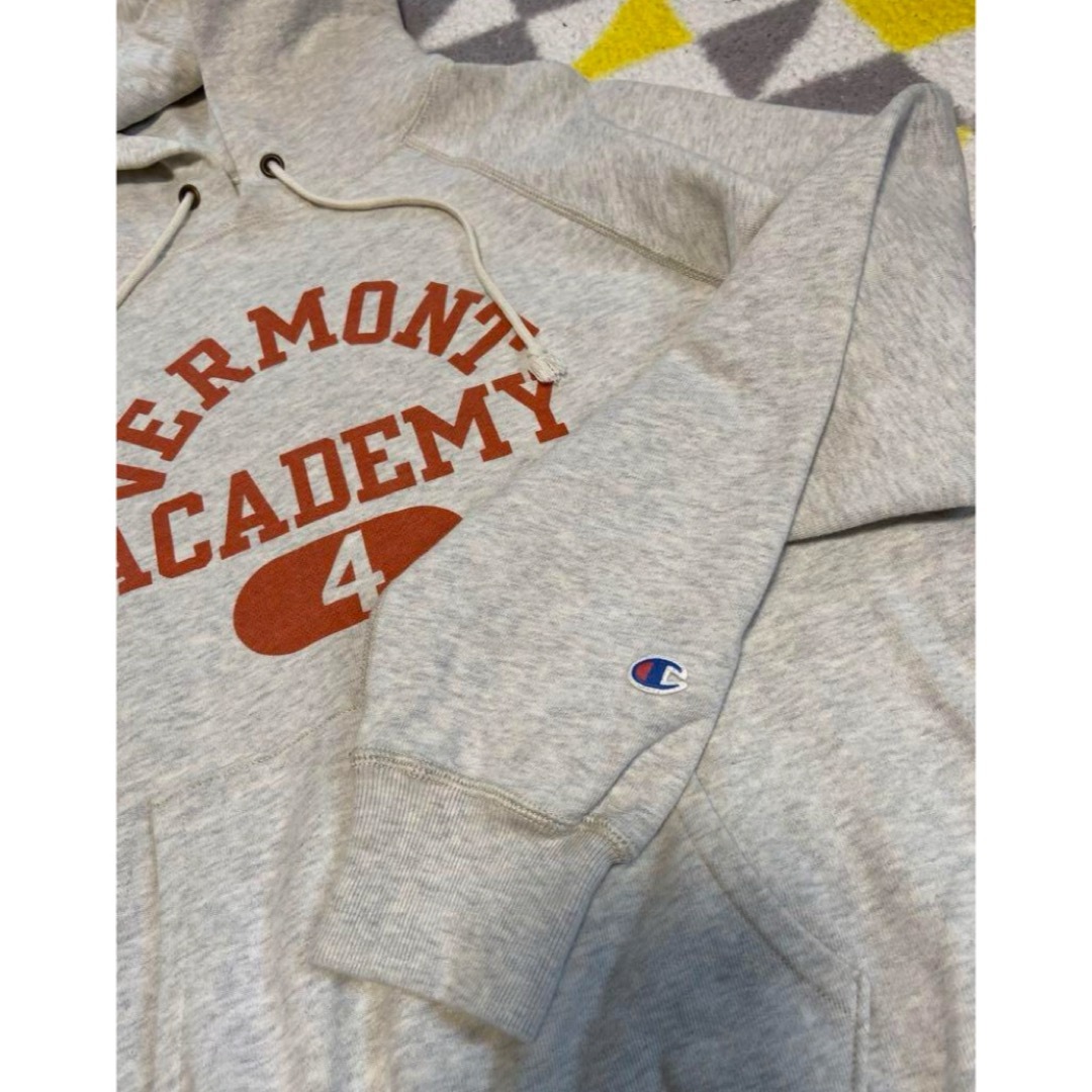 Champion(チャンピオン)のチャンピオン パーカー VERMONT ACADEMY サイズXL カレッジロゴ メンズのトップス(パーカー)の商品写真