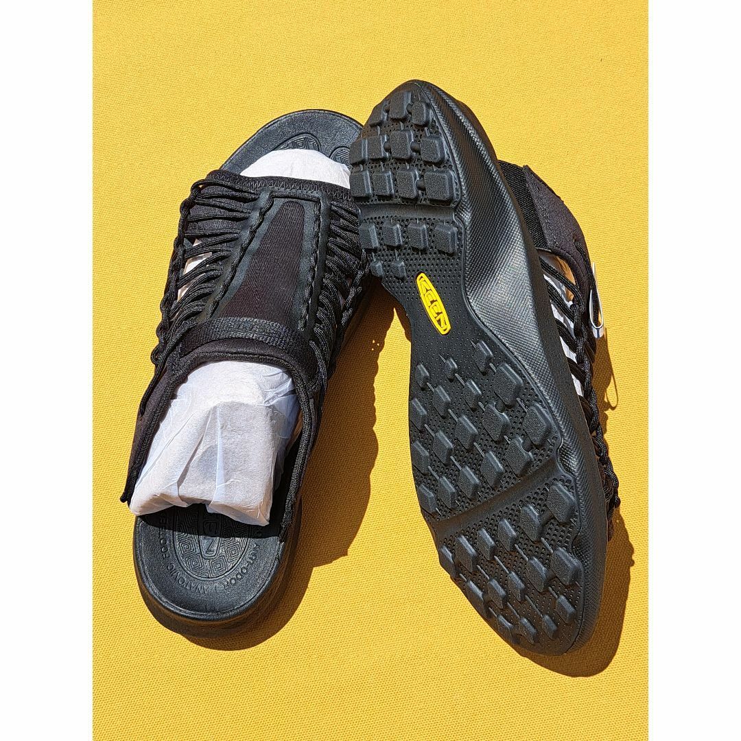 KEEN(キーン)のKEEN UNEEK SNK SLIDE 27,0cm BLACK メンズの靴/シューズ(サンダル)の商品写真