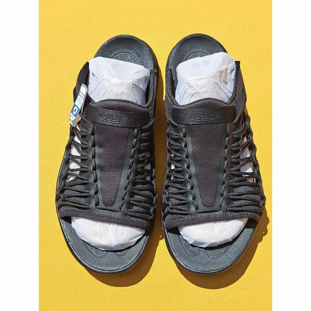 KEEN(キーン)のKEEN UNEEK SNK SLIDE 27,0cm BLACK メンズの靴/シューズ(サンダル)の商品写真