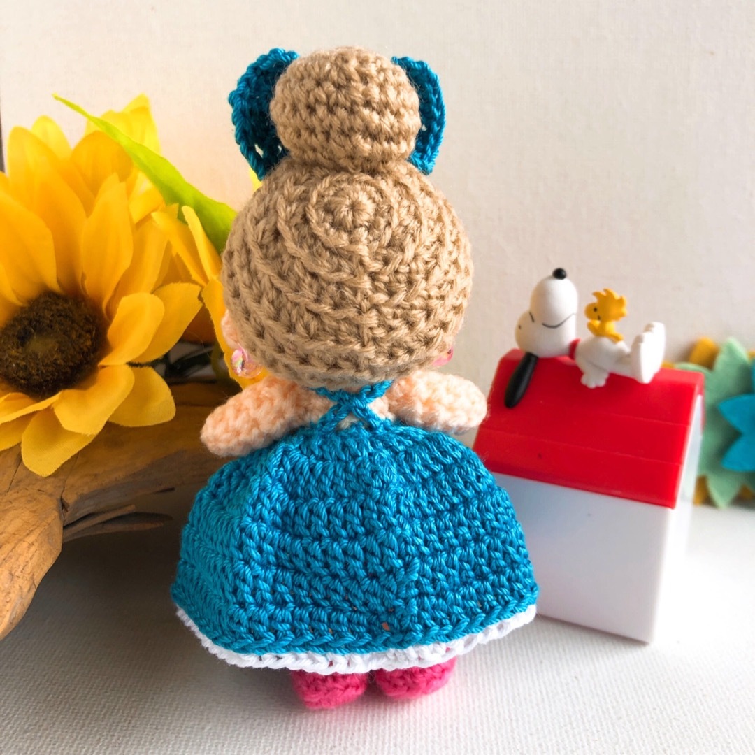 編みぐるみ　ワンピースの女の子♡ ハンドメイドのぬいぐるみ/人形(あみぐるみ)の商品写真