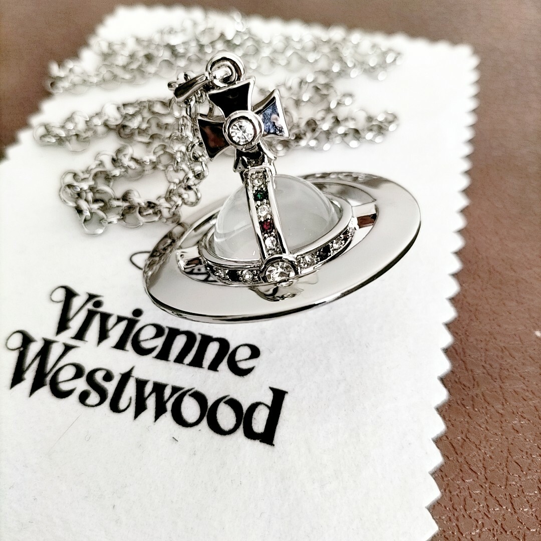 Vivienne Westwood(ヴィヴィアンウエストウッド)のヴィヴィアンウエストウッド　スモールオーブネックレス レディースのアクセサリー(ネックレス)の商品写真