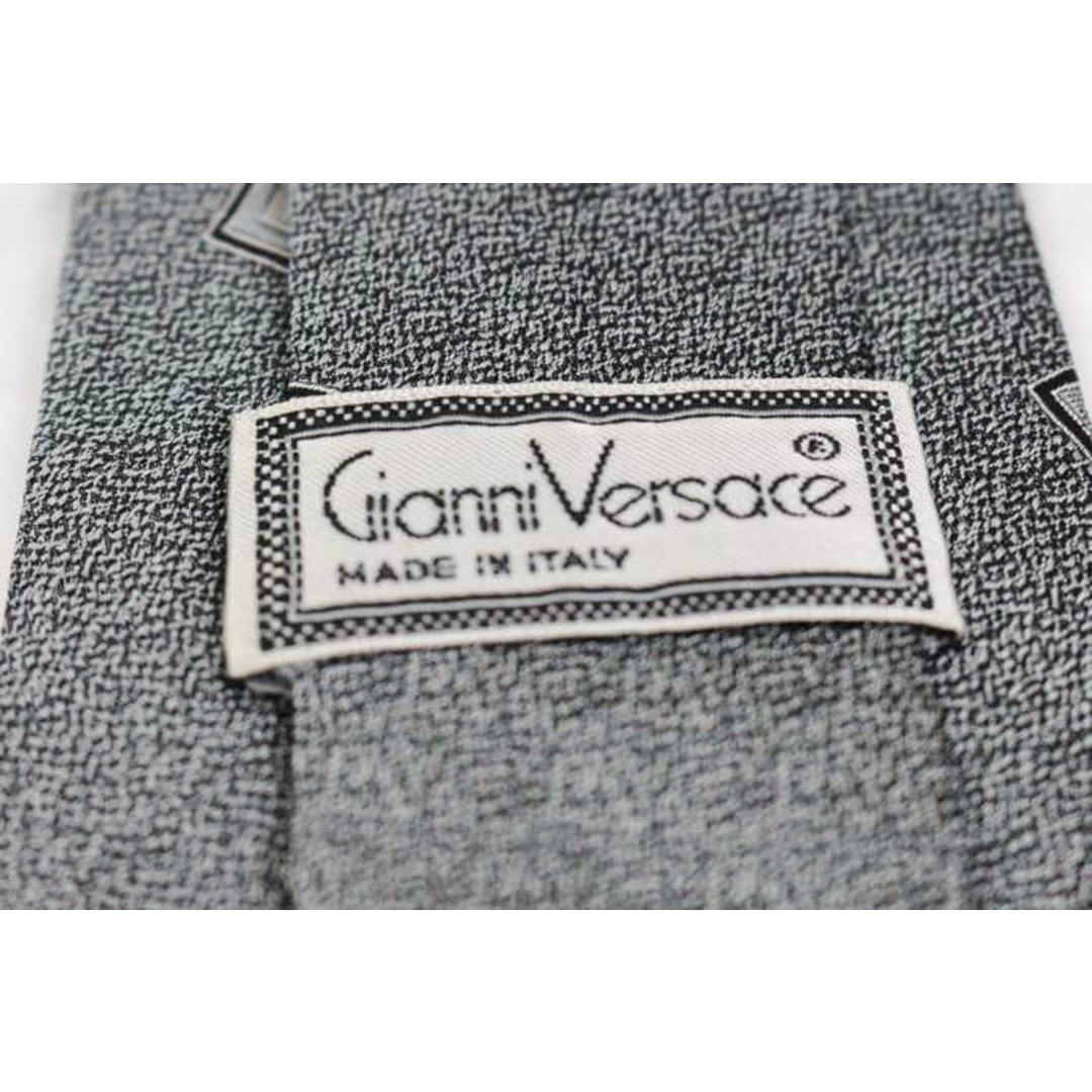 Gianni Versace(ジャンニヴェルサーチ)のジャンニ・ヴェルサーチ ブランド ネクタイ 小紋柄 スクエア柄 シルク イタリア製 PO  メンズ グレー Gianni Versace メンズのファッション小物(ネクタイ)の商品写真