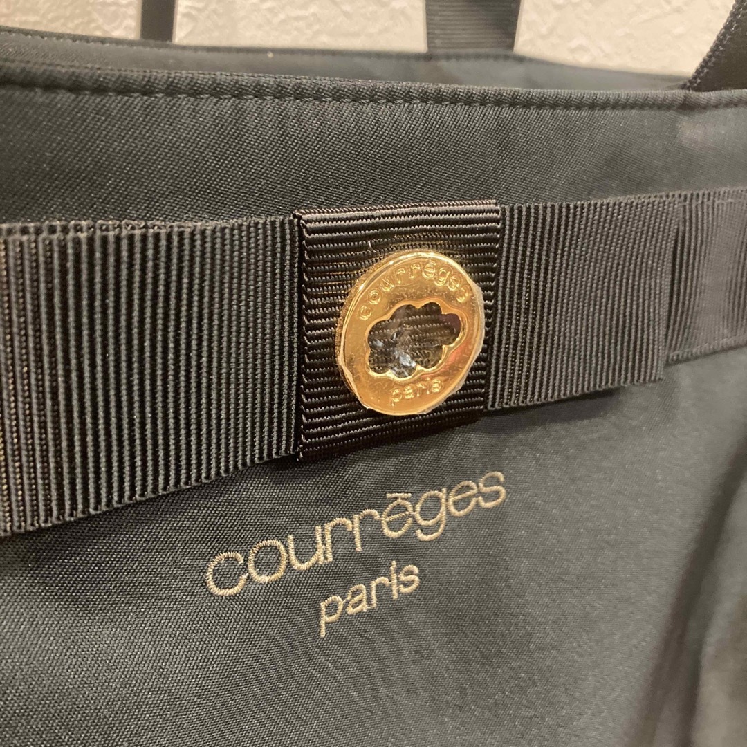 Courreges(クレージュ)の【ほぼ未使用】courreges クレージュ トートバッグ  金ロゴ保護シール付 レディースのバッグ(トートバッグ)の商品写真