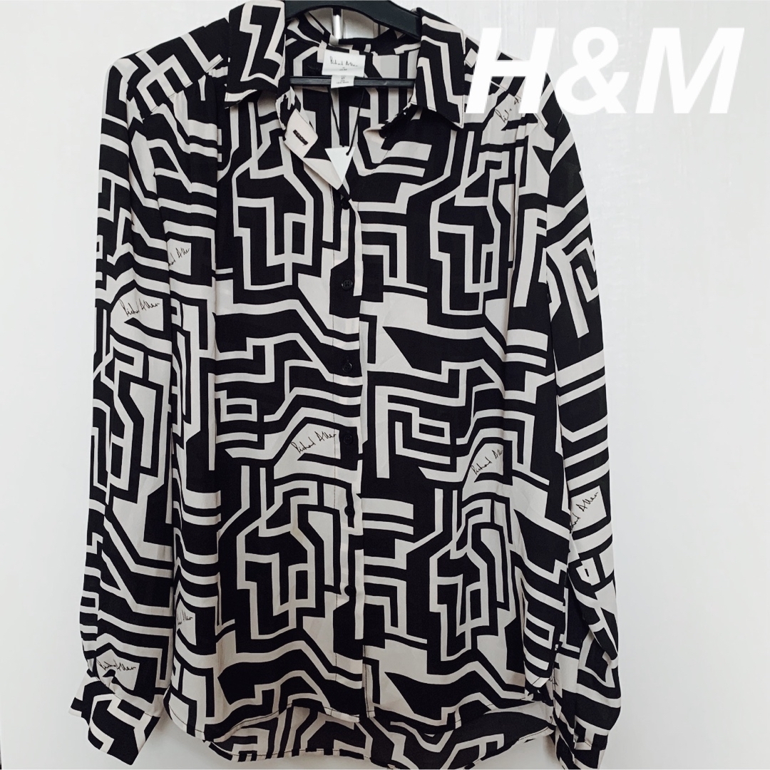 H&M(エイチアンドエム)の新品未使用　H&M×Richard Allen  リチャードアランコラボブラウス レディースのトップス(シャツ/ブラウス(長袖/七分))の商品写真