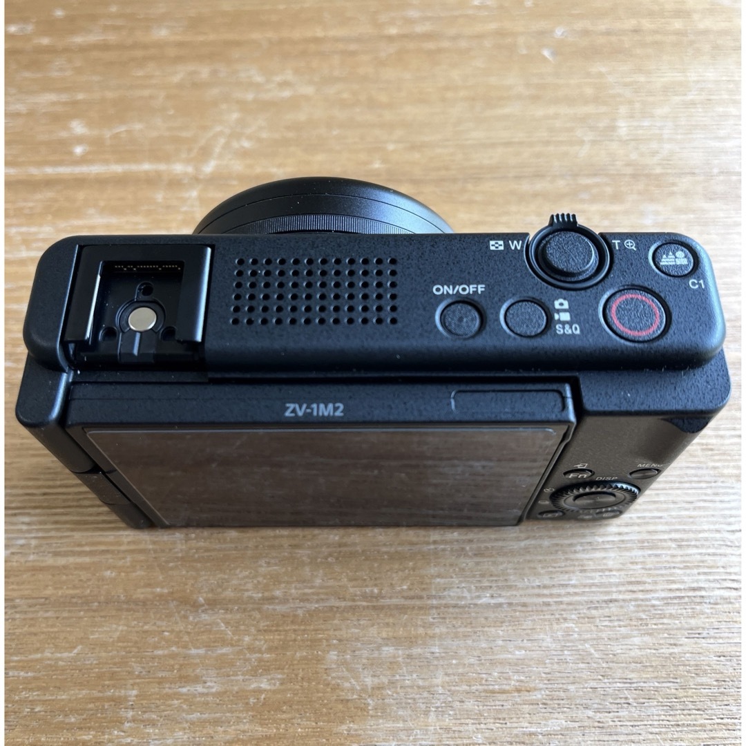 SONY(ソニー)のSONY コンパクトデジタルカメラ VLOGCAM ZV-1M2(B) スマホ/家電/カメラのカメラ(コンパクトデジタルカメラ)の商品写真