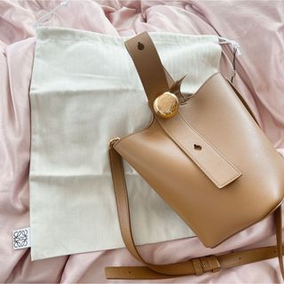 ロエベ(LOEWE)の⚠︎6/1 23:59まで値下げ⚠︎ LOEWE ペブル バケットバッグ ミニ(ショルダーバッグ)