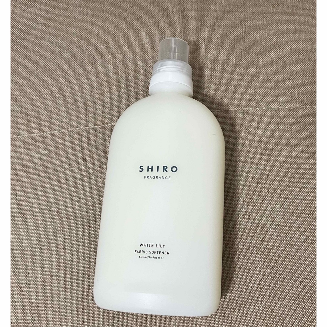 shiro(シロ)のSHIRO ホワイトリリー ファブリックソフナー 500mL インテリア/住まい/日用品の日用品/生活雑貨/旅行(洗剤/柔軟剤)の商品写真