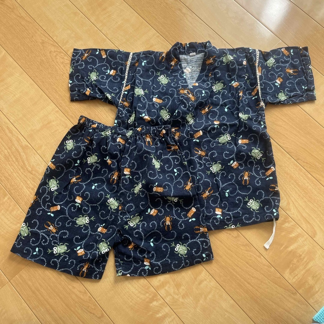 西松屋(ニシマツヤ)の子供　甚平　110 キッズ/ベビー/マタニティのキッズ服男の子用(90cm~)(甚平/浴衣)の商品写真