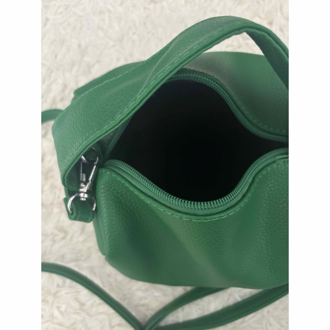 SHEIN(シーイン)のSHEINシーイン スクエアバッグ ミニマリスト 緑 グリーン ショルダーバッグ レディースのバッグ(ショルダーバッグ)の商品写真