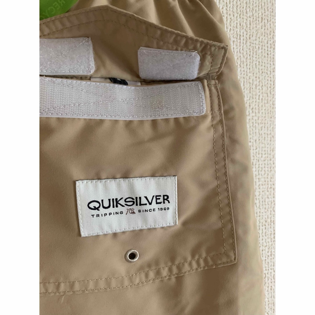 QUIKSILVER(クイックシルバー)の新品タグ付き　QUIKSILVER リバーシブル　サーフショーツ　定価6050円 メンズの水着/浴衣(水着)の商品写真