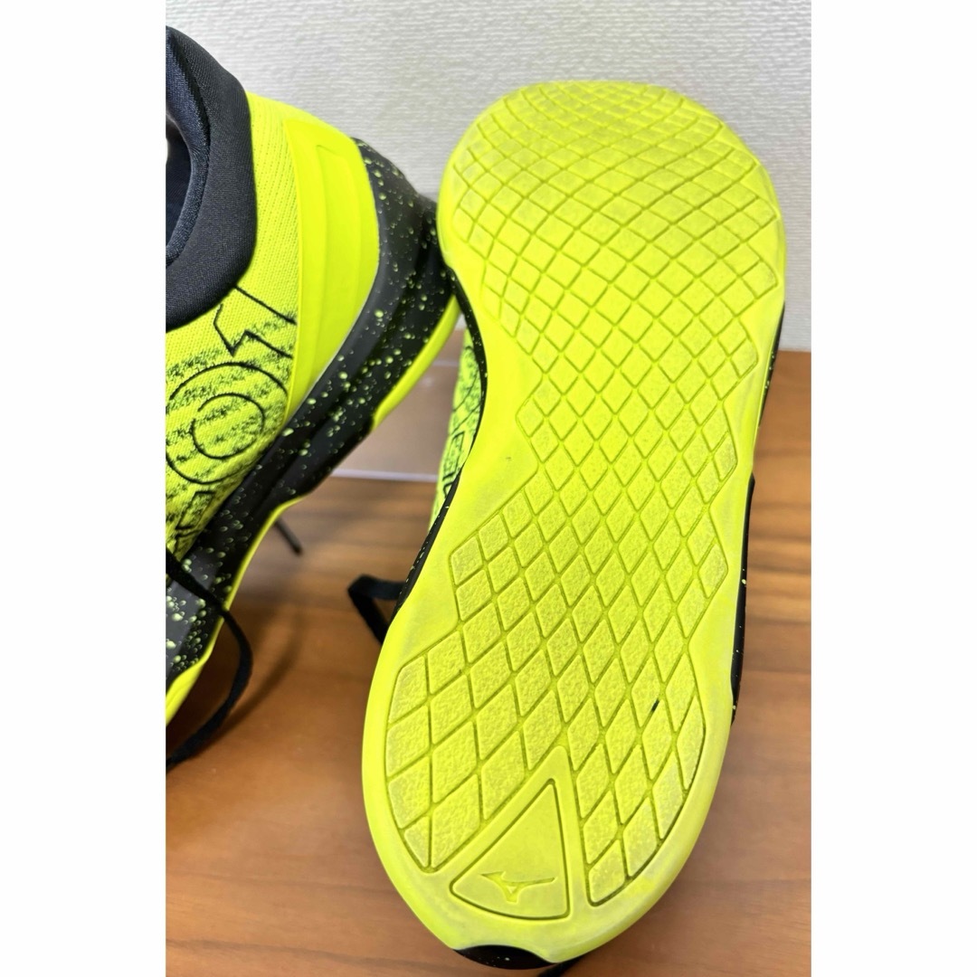 MIZUNO(ミズノ)のMIZUNO 体幹　トレーニング　シューズ　24cm ローカット　イエロー レディースの靴/シューズ(スニーカー)の商品写真