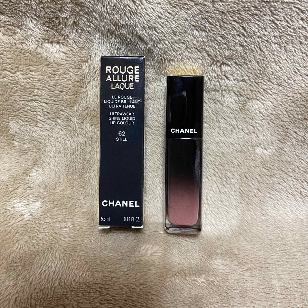 CHANEL(シャネル)のCHANEL ルージュアリュールラック 62 スティル コスメ/美容のベースメイク/化粧品(口紅)の商品写真