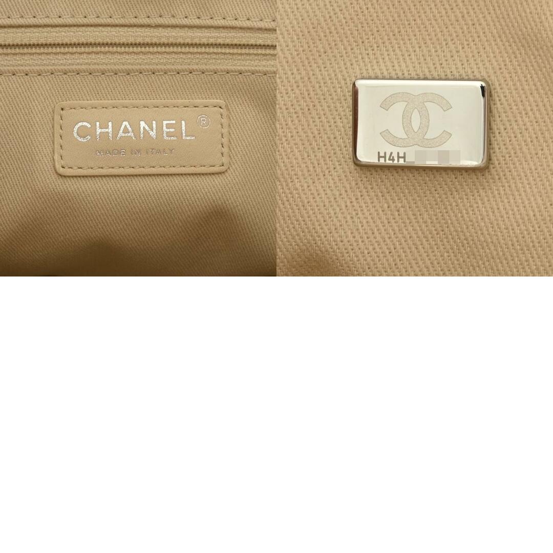 CHANEL(シャネル)のシャネル  ドーヴィル PM トートバッグ アイボリー レディースのバッグ(トートバッグ)の商品写真