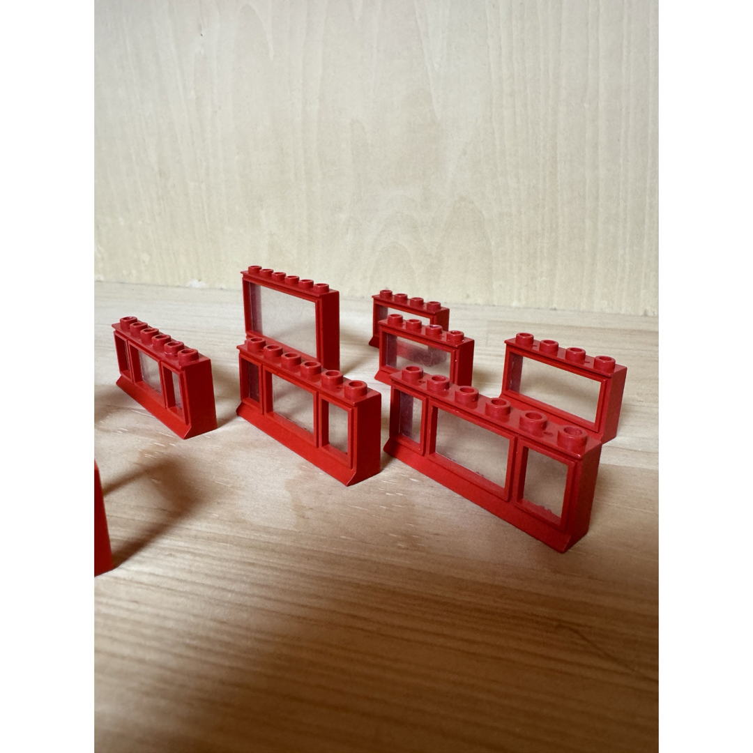 Lego(レゴ)の赤の窓+クリア　基板×2　レゴ  LEGO オールドレゴ  レア キッズ/ベビー/マタニティのおもちゃ(積み木/ブロック)の商品写真