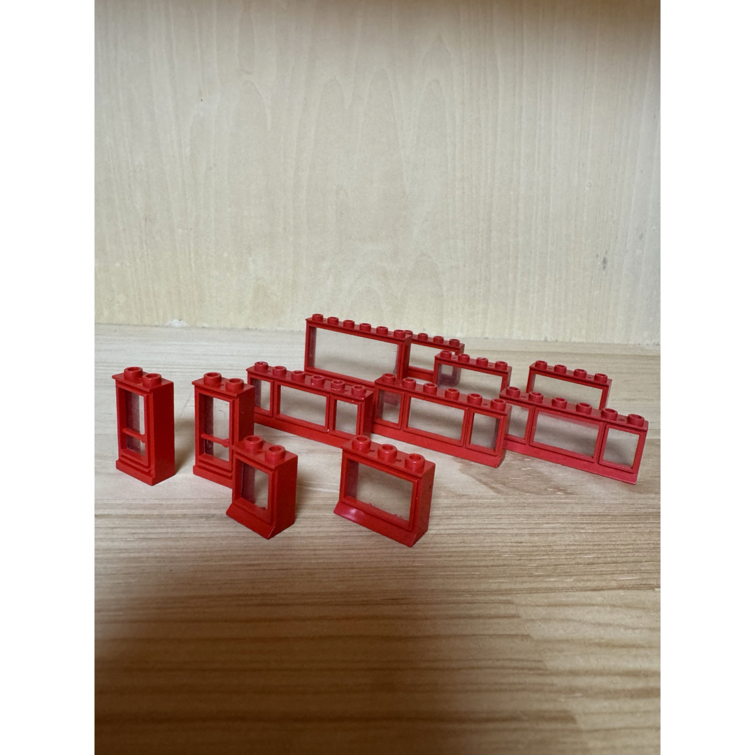 Lego(レゴ)の赤の窓+クリア　基板×2　レゴ  LEGO オールドレゴ  レア キッズ/ベビー/マタニティのおもちゃ(積み木/ブロック)の商品写真