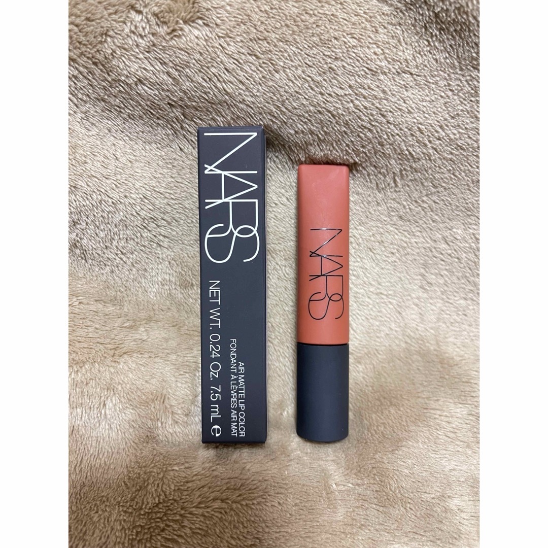 NARS(ナーズ)のNARS エアーマットリップカラー 02686 ブラウンピンク コスメ/美容のベースメイク/化粧品(口紅)の商品写真