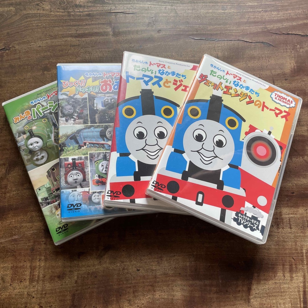 トーマスDVDおまとめ エンタメ/ホビーのおもちゃ/ぬいぐるみ(キャラクターグッズ)の商品写真