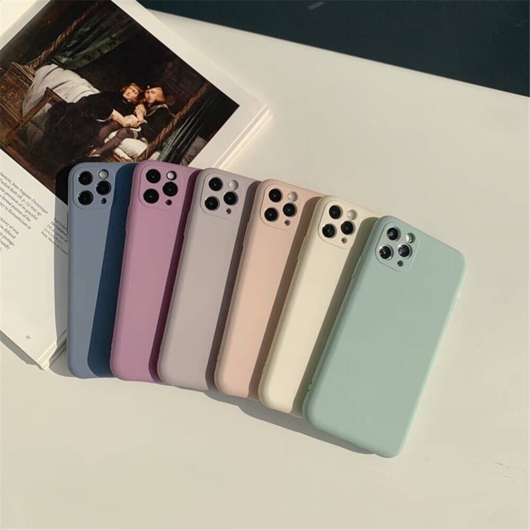 アイボリー iPhoneケース くすみカラー マット素材 大人可愛い 韓国 スマホ/家電/カメラのスマホアクセサリー(iPhoneケース)の商品写真
