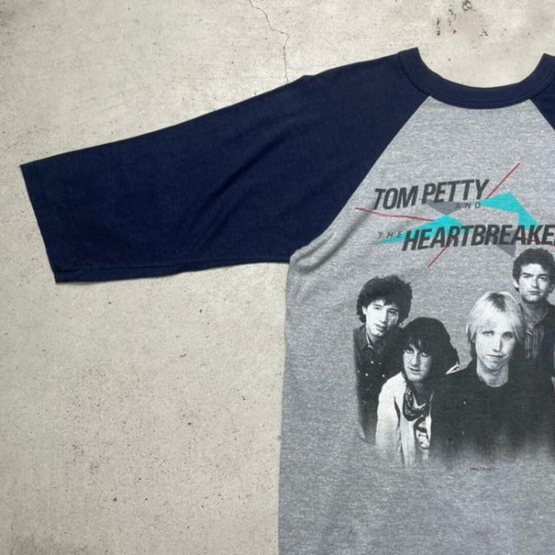 80年代 TOM PETTY AND THE HEARTBREAKERS トム・ペティ&ザ・ハートブレイカーズ バンドTシャツ バンT ツアー ラグランTシャツ メンズM相当 メンズのトップス(Tシャツ/カットソー(半袖/袖なし))の商品写真