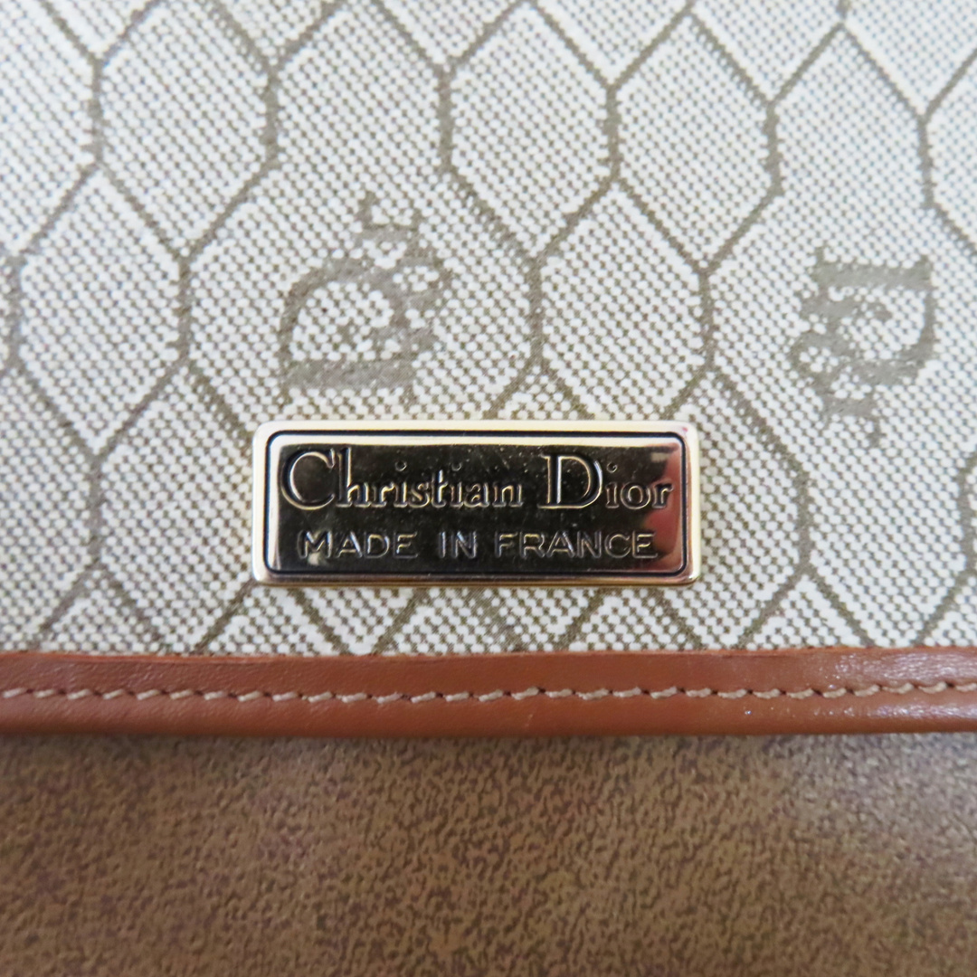 Christian Dior(クリスチャンディオール)のK05 Christian Dior クリスチャンディオール ハニカムロゴ PVC/レザー ショルダーバッグ ベージュ/チャ レディースのバッグ(ショルダーバッグ)の商品写真